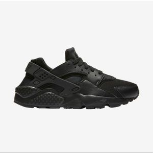 Black Huarache Run